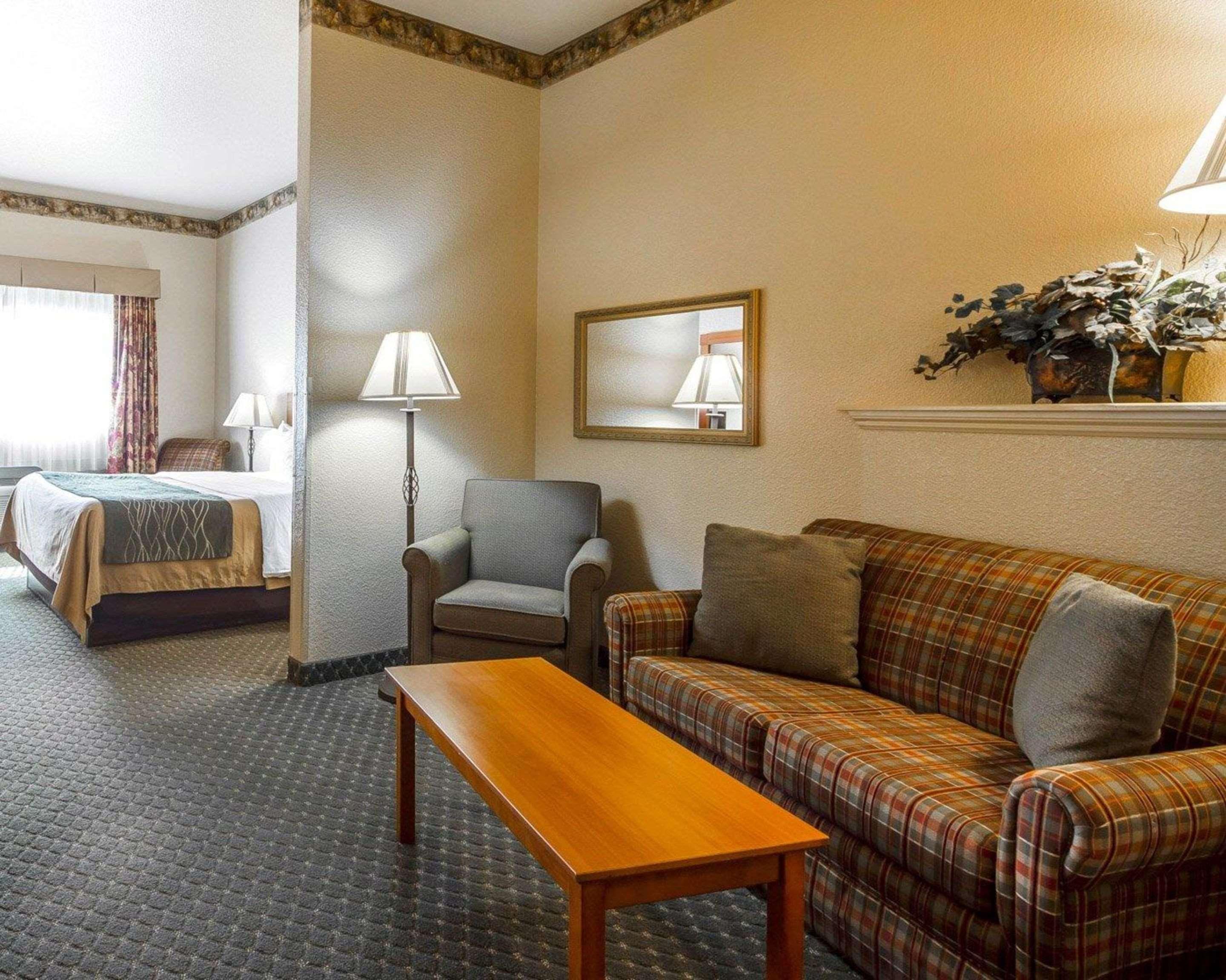 Comfort Inn & Suites Ukiah Mendocino County Exterior photo
