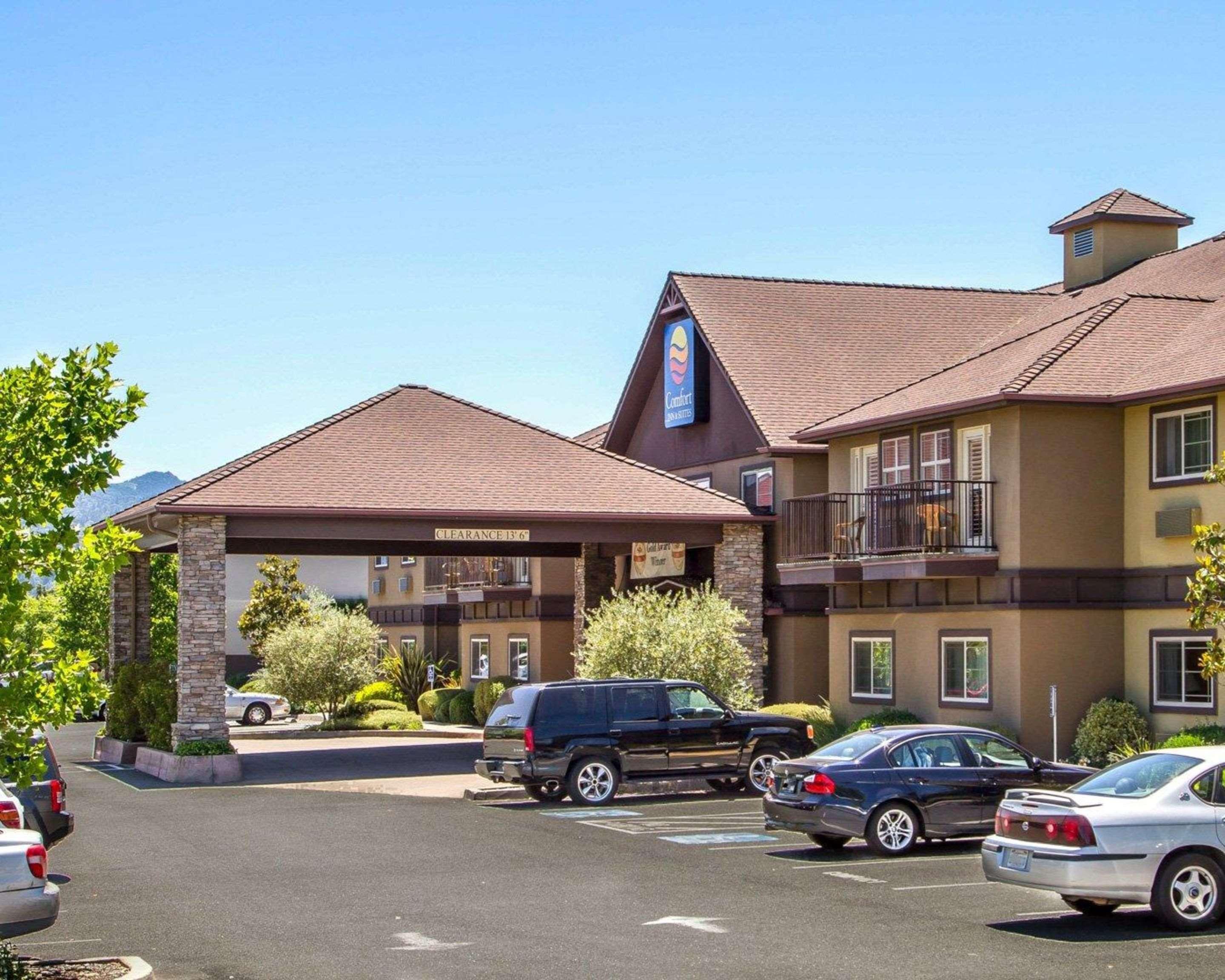 Comfort Inn & Suites Ukiah Mendocino County Exterior photo