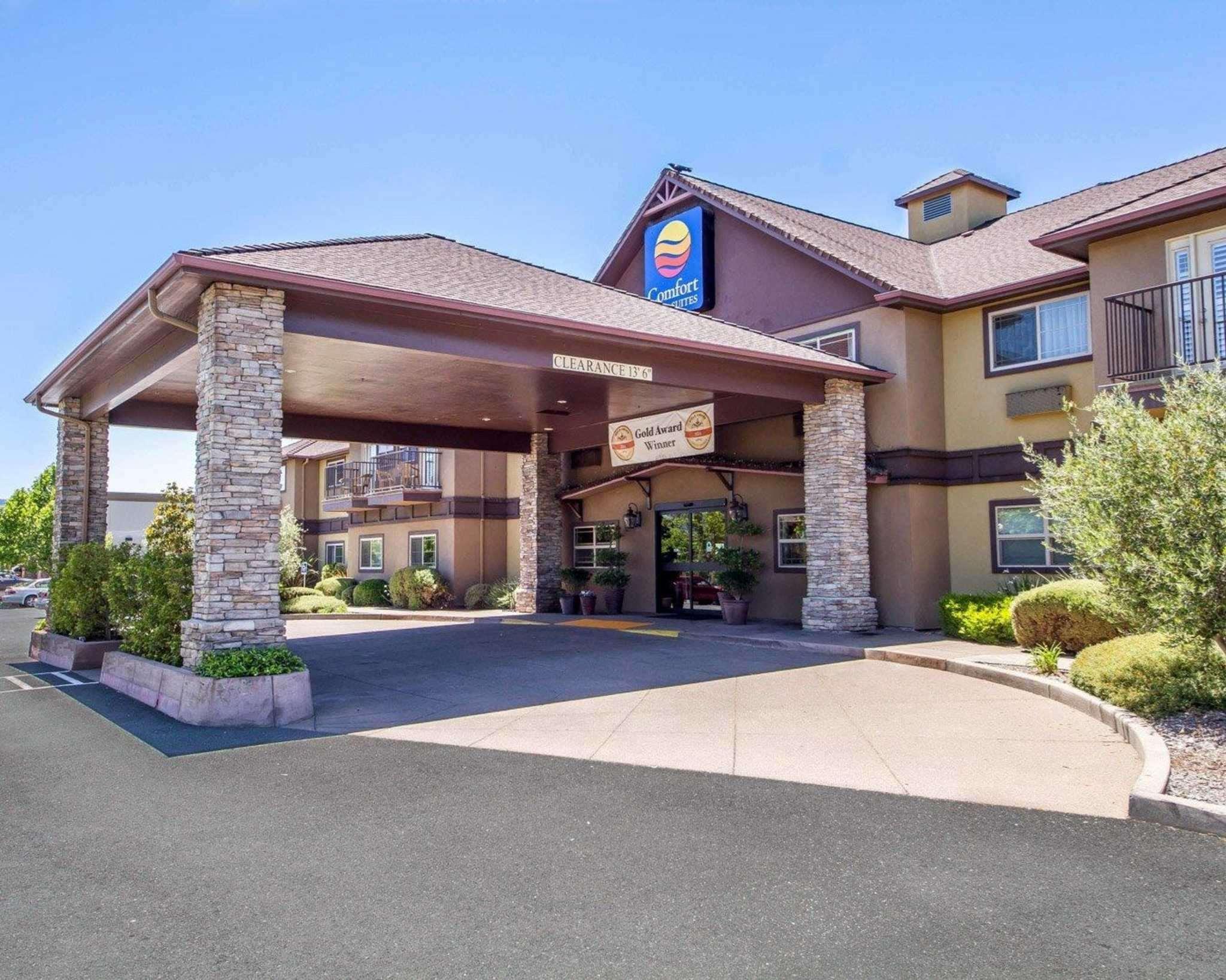 Comfort Inn & Suites Ukiah Mendocino County Exterior photo