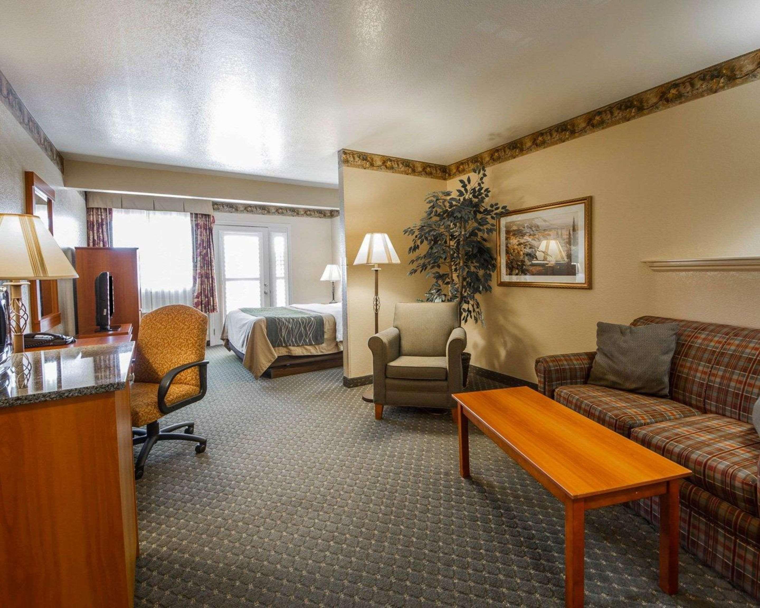 Comfort Inn & Suites Ukiah Mendocino County Exterior photo