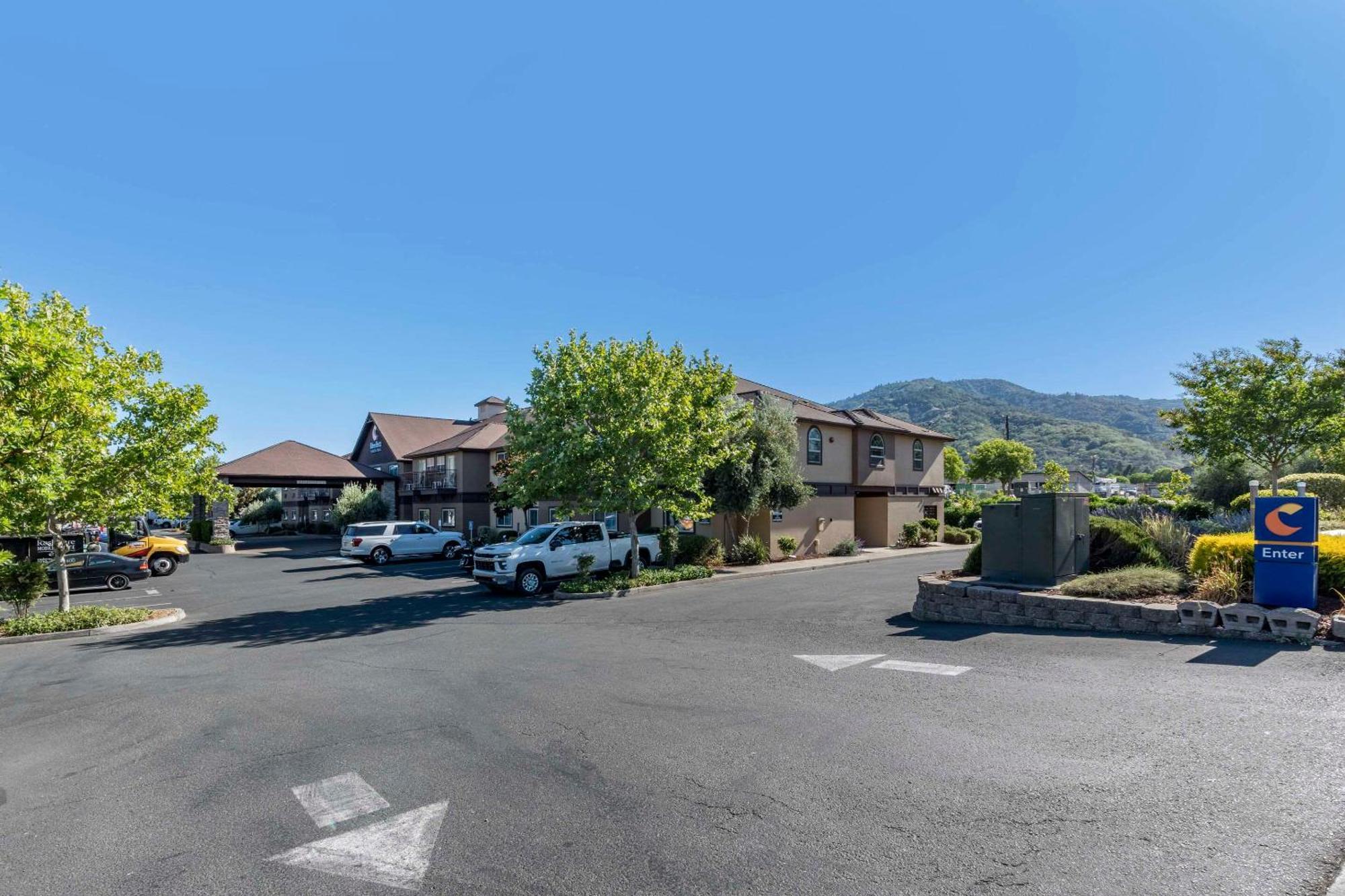 Comfort Inn & Suites Ukiah Mendocino County Exterior photo